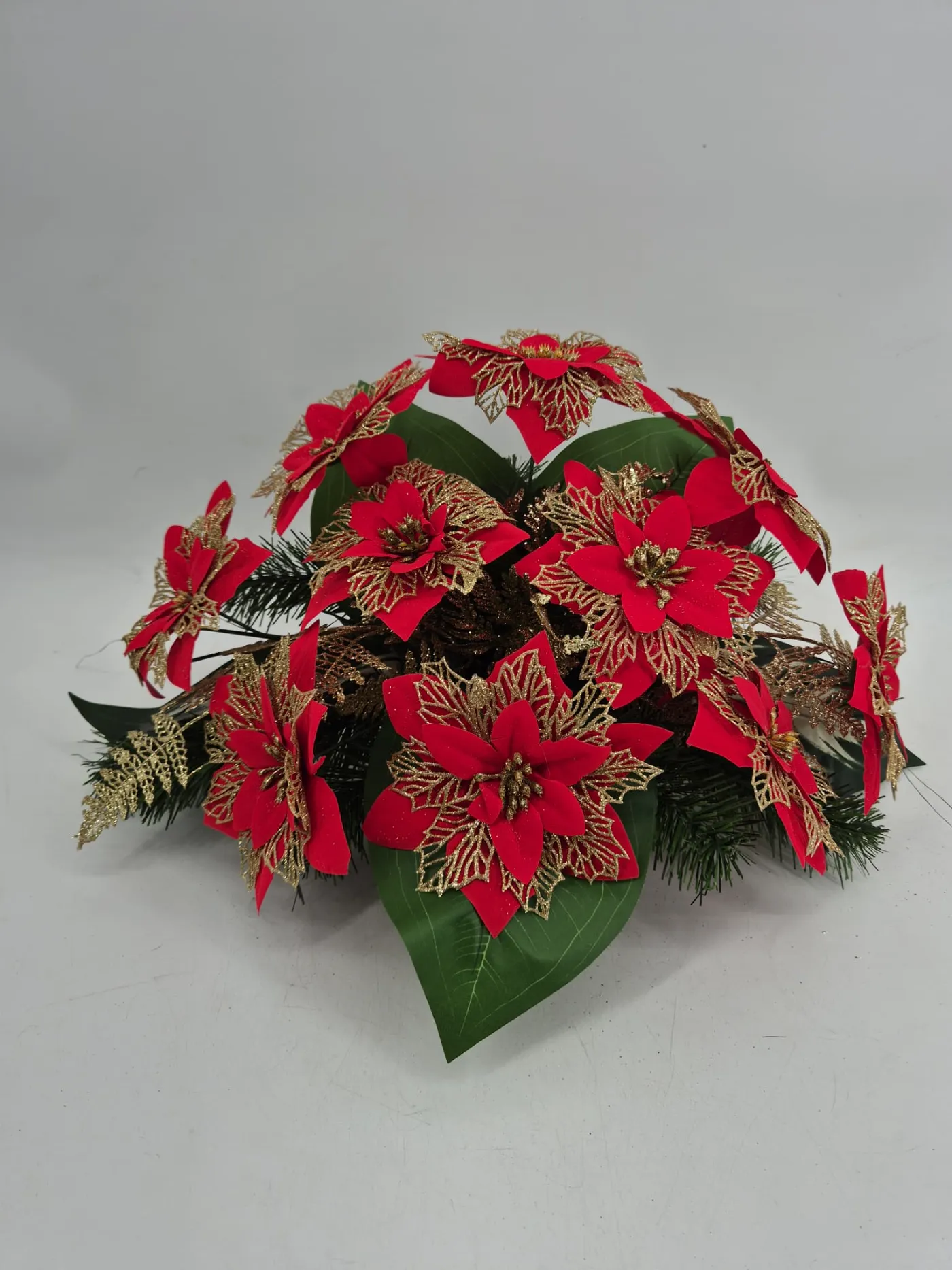 Kompozycje bożonarodzeniowe wykonane przez producenta stroików sztucznych KP Paula (3)