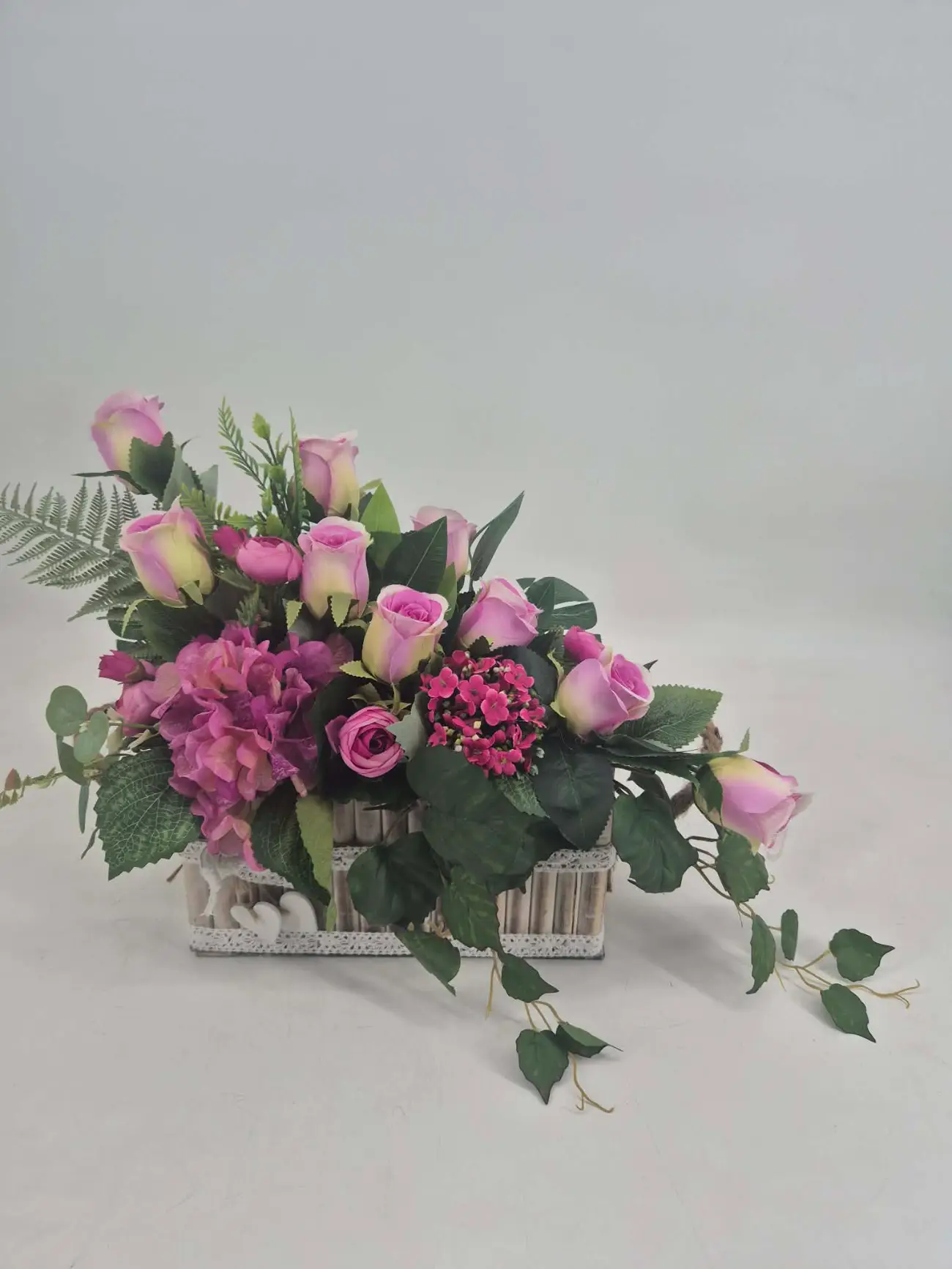 Kompozycje nagrobne stroik z kwiatów sztucznych na cmentarz (11)