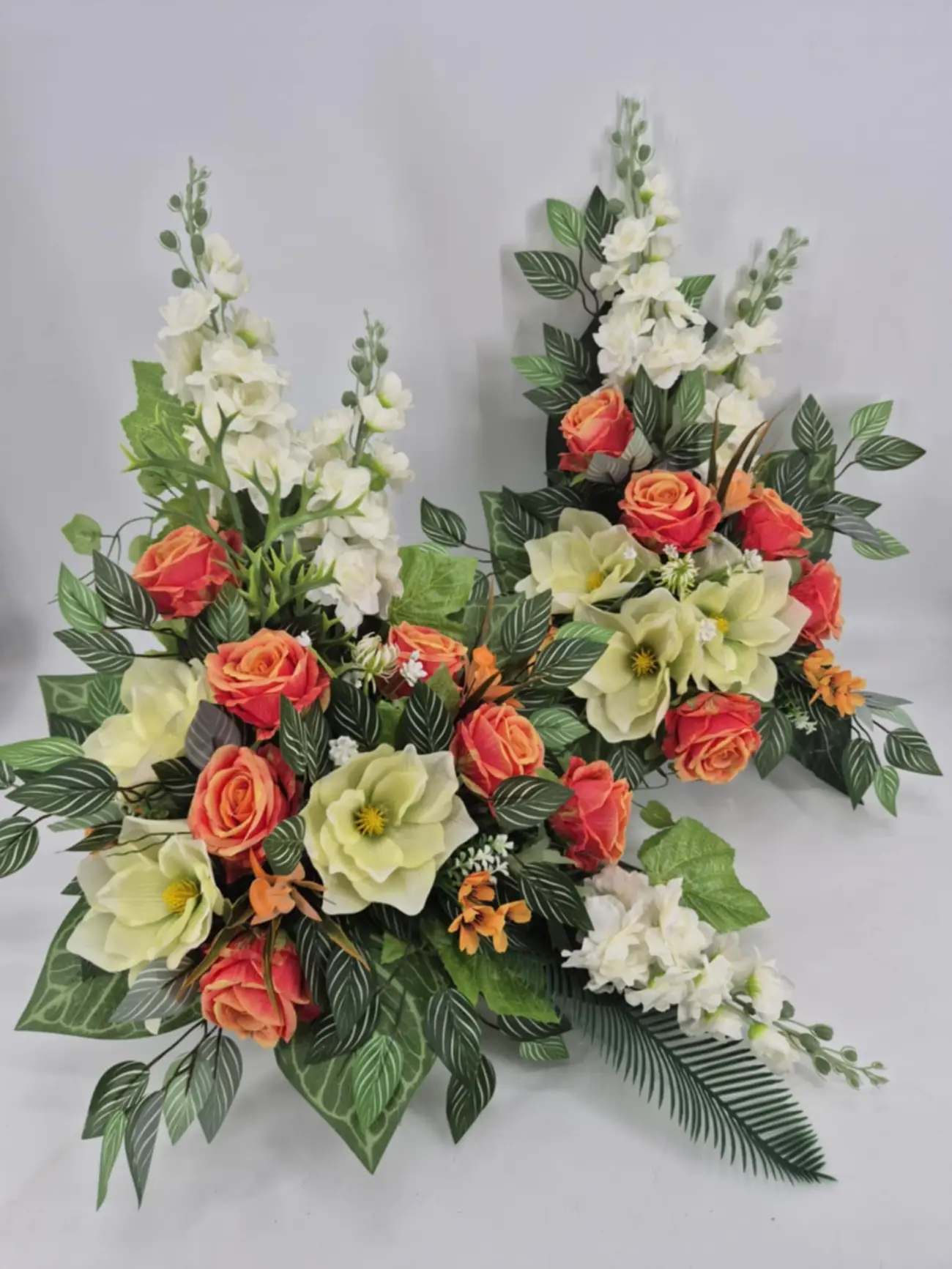 Kompozycje nagrobne stroik z kwiatów sztucznych na cmentarz (4)