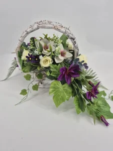 Kompozycje nagrobne stroik z kwiatów sztucznych na cmentarz (7)