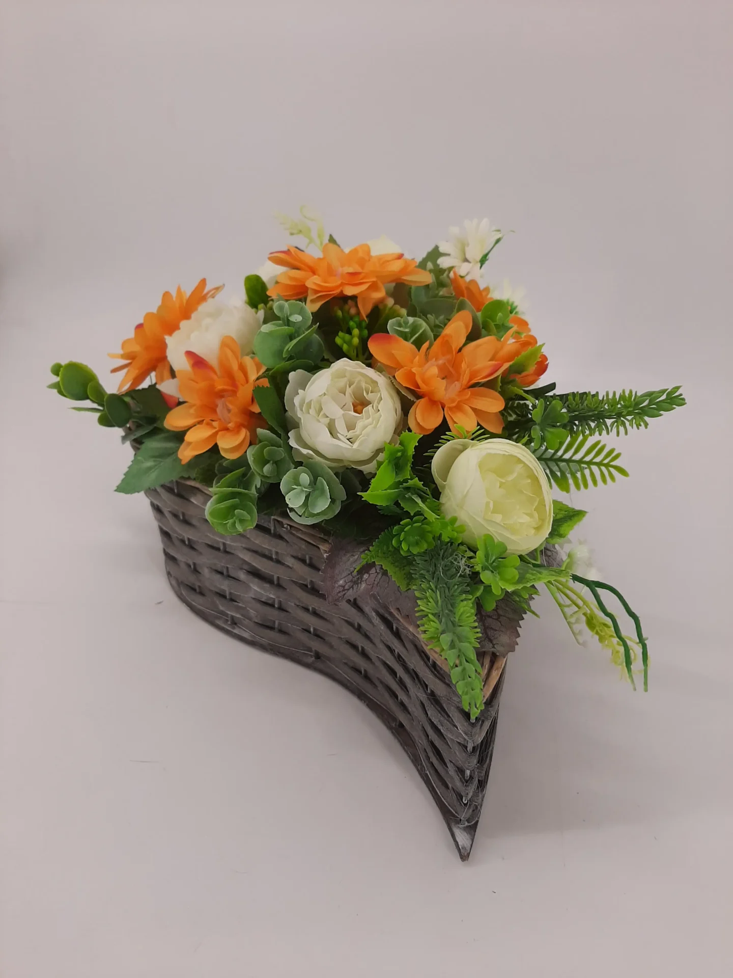 Kompozycje okolicznościowe z sztucznych kwiatów wykonane przez florystki z KP Paula (2) (1)