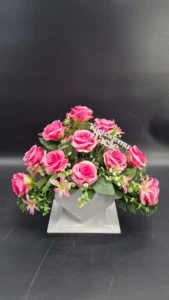 Kompozycje okolicznościowe z sztucznych kwiatów wykonane przez florystki z KP Paula (9)